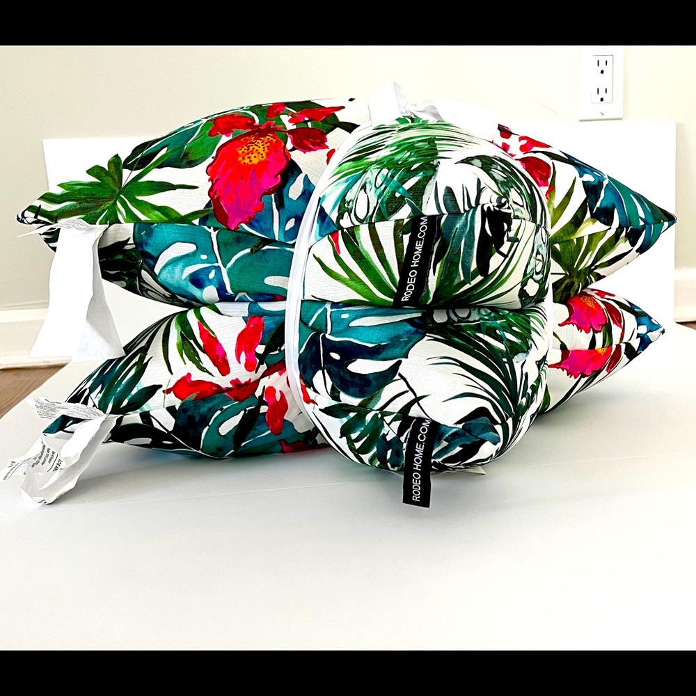 NEW- 2 Outdoor Weather Resistant! accent pillows. 19”